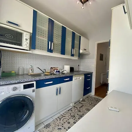 Avec 1 - Balcon - Parking *